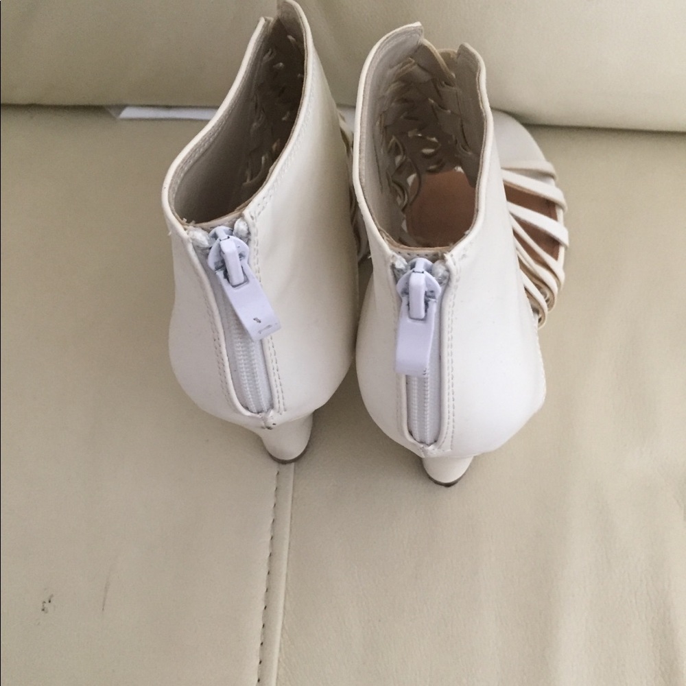 Sandals - Picture 3 of 4